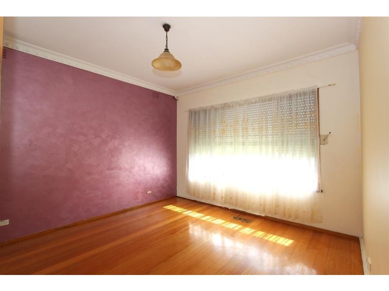 24 Protea Crescent, St Albans VIC 3021