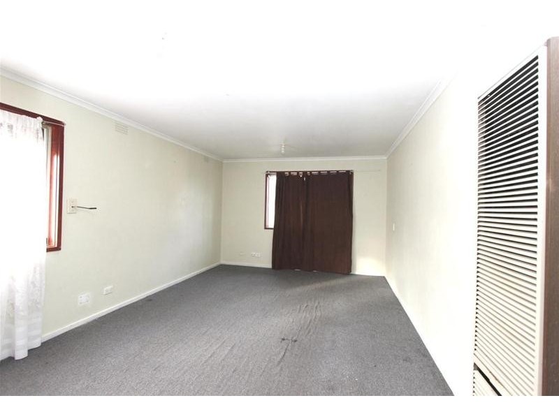 8 Wallara Drive, Kings Park VIC 3021