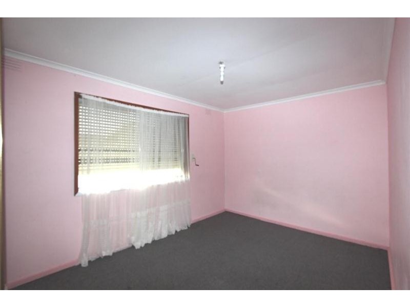 8 Wallara Drive, Kings Park VIC 3021