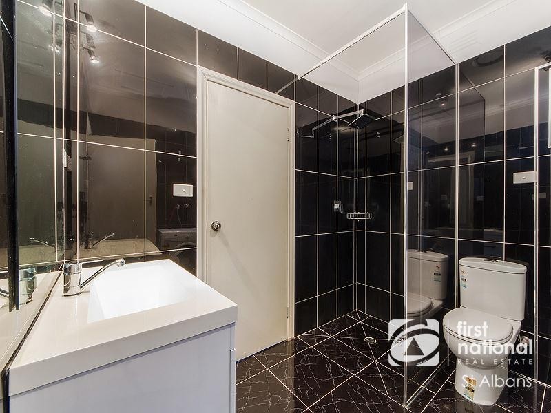 8 Southwold Street, St Albans VIC 3021