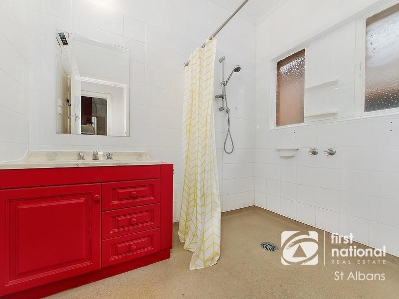 8 Southwold Street, St Albans VIC 3021