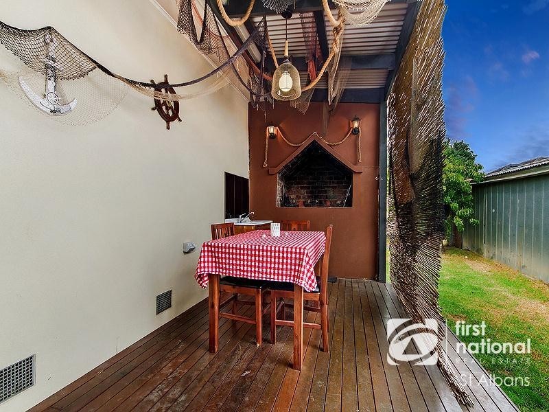 8 Southwold Street, St Albans VIC 3021