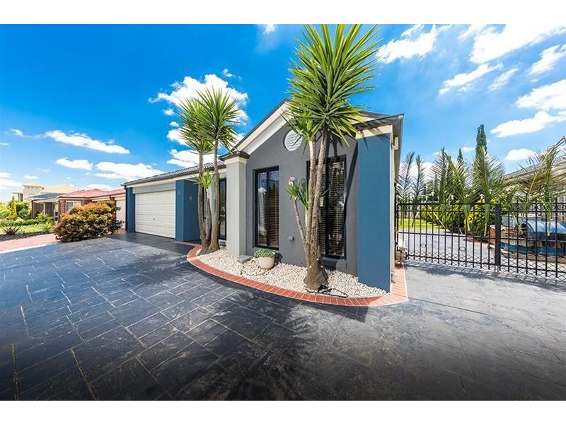 14  Wisteria Close, Taylors Hill VIC 3037