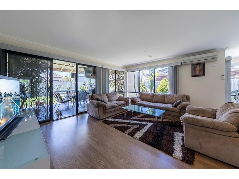 14  Wisteria Close, Taylors Hill VIC 3037