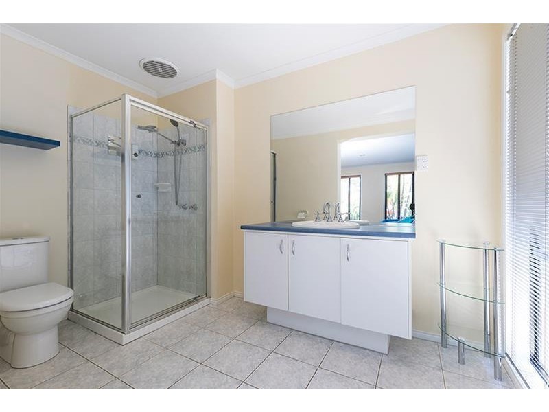 14  Wisteria Close, Taylors Hill VIC 3037