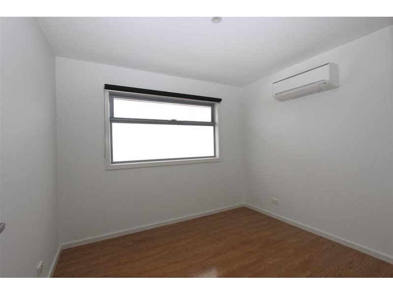 2/21 Lawn Crescent, Braybrook VIC 3019