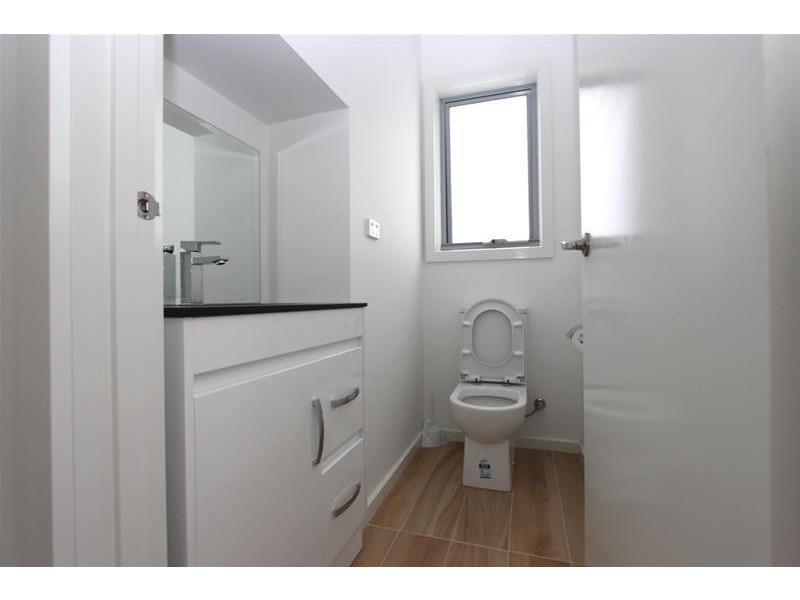 2/21 Lawn Crescent, Braybrook VIC 3019