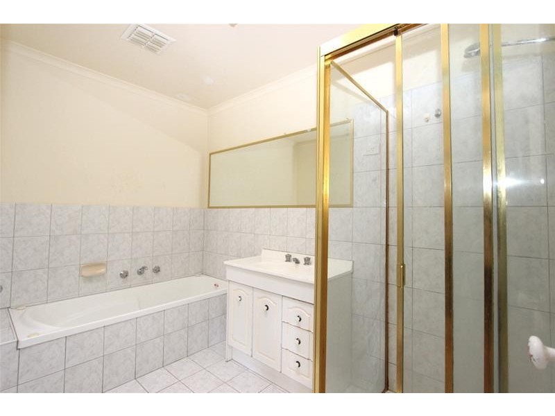 2A Ruth Street, St Albans VIC 3021