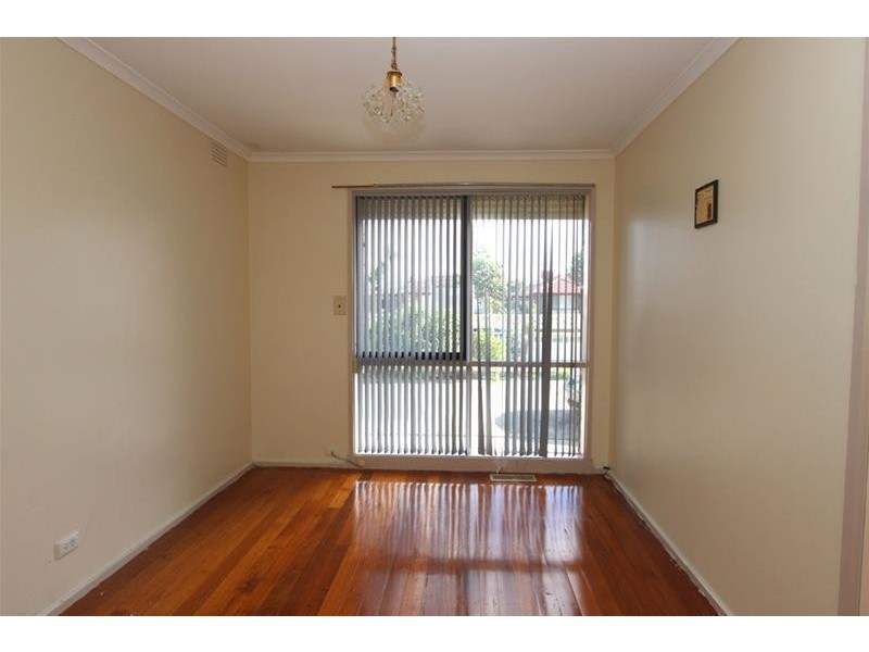 1/94 Main Road East, St Albans VIC 3021