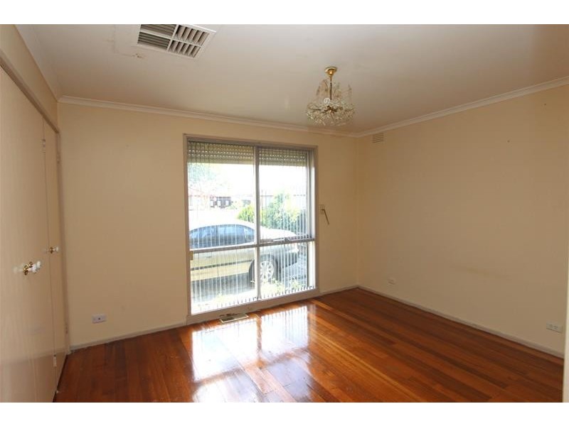 1/94 Main Road East, St Albans VIC 3021