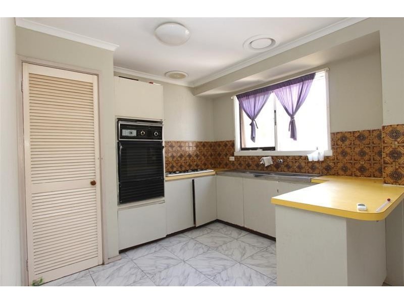 1/94 Main Road East, St Albans VIC 3021