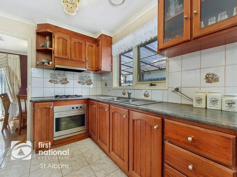 19 Magnolia Avenue, Kings Park VIC 3021