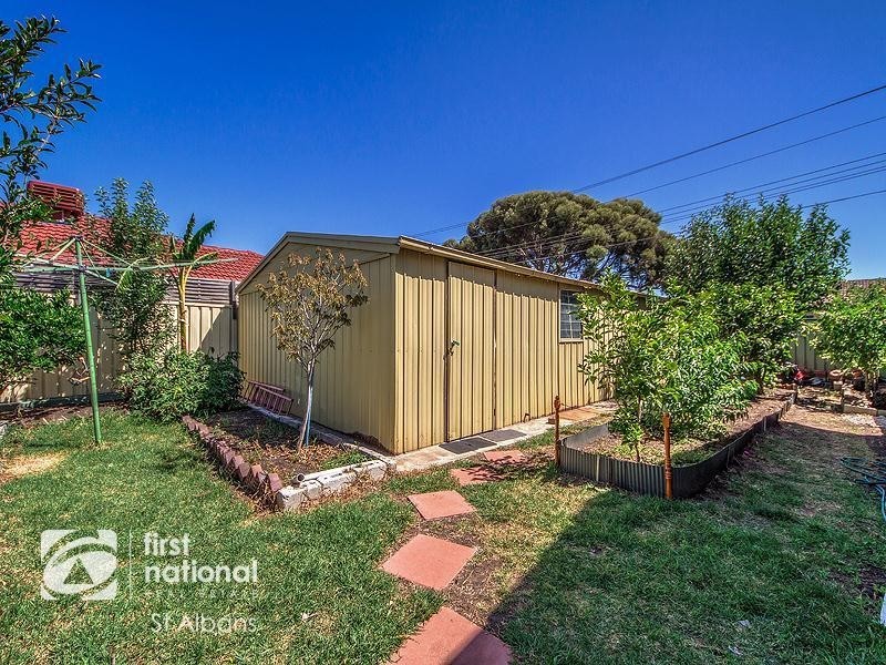 19 Magnolia Avenue, Kings Park VIC 3021