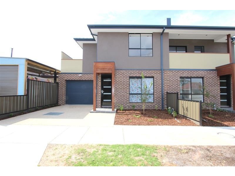 2/120 Theodore Street, St Albans VIC 3021