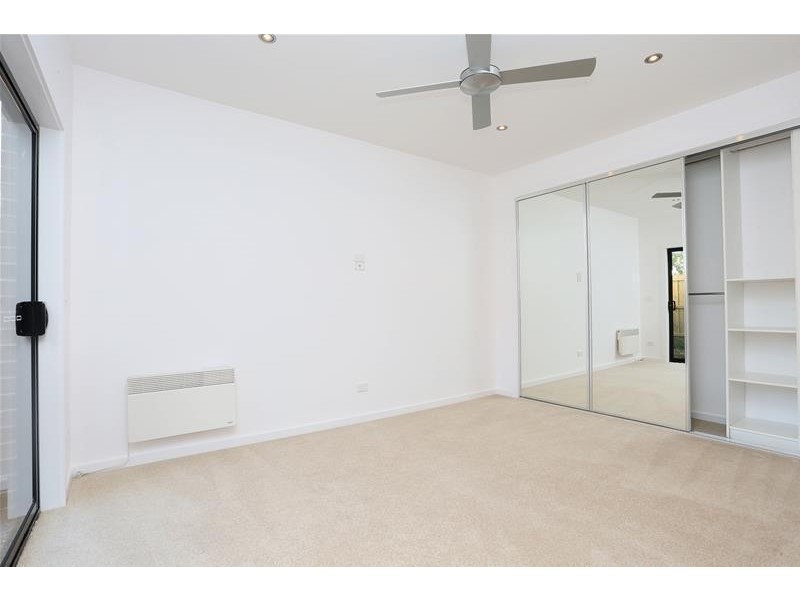 2/120 Theodore Street, St Albans VIC 3021