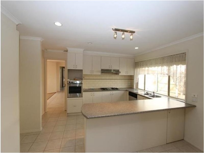 4 Dakota Place, Point Cook VIC 3030