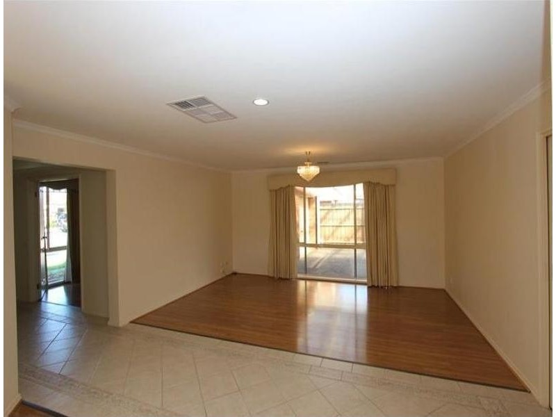 4 Dakota Place, Point Cook VIC 3030