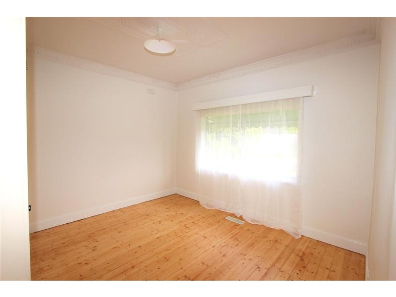 86 View Street, St Albans VIC 3021