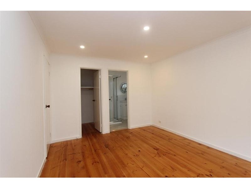 6 Myuna Drive, Kings Park VIC 3021