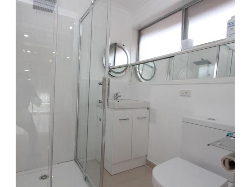 6 Myuna Drive, Kings Park VIC 3021