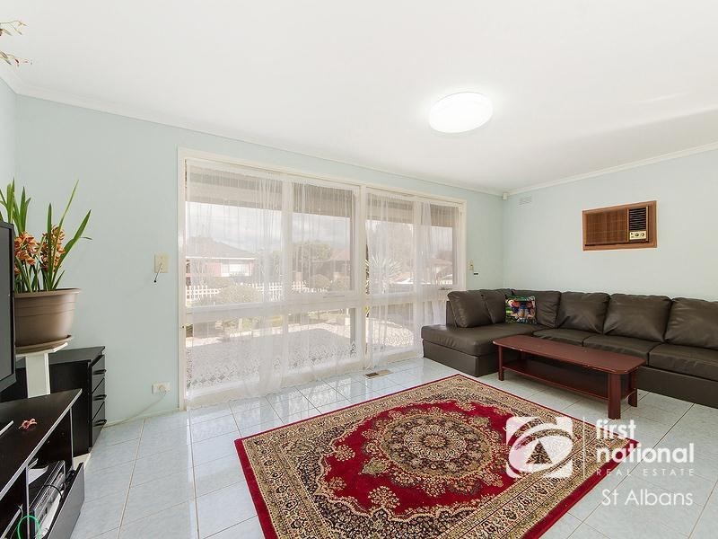 32 Tollhouse Road, Kings Park VIC 3021