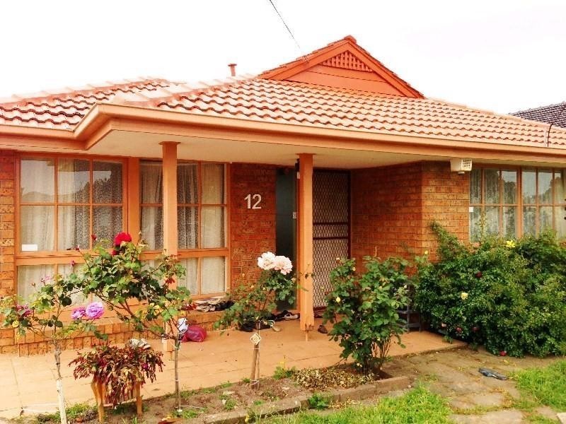 1/12 Batten Street, St Albans VIC 3021