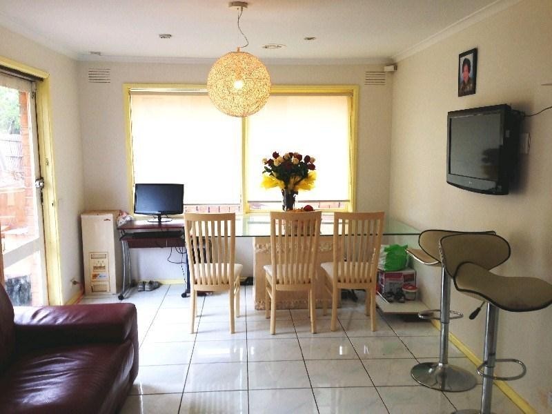 1/12 Batten Street, St Albans VIC 3021