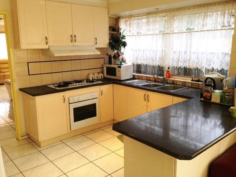 1/12 Batten Street, St Albans VIC 3021