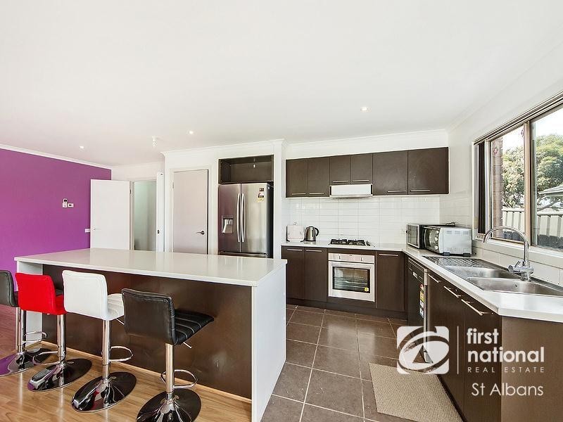 5 Pioneer Drive, Deer Park VIC 3023