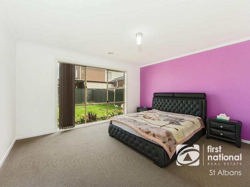 5 Pioneer Drive, Deer Park VIC 3023
