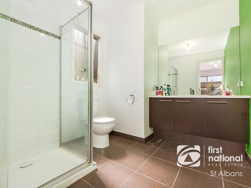 5 Pioneer Drive, Deer Park VIC 3023