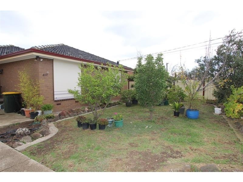 27 Opie Road, Deer Park VIC 3023