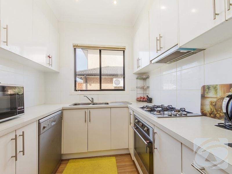 Unit 1, 6-8  Glendenning Street, St Albans VIC 3021