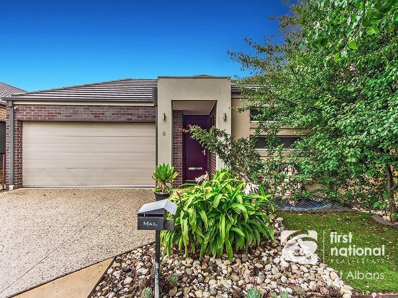 5 Buckley Way, Caroline Springs VIC 3023