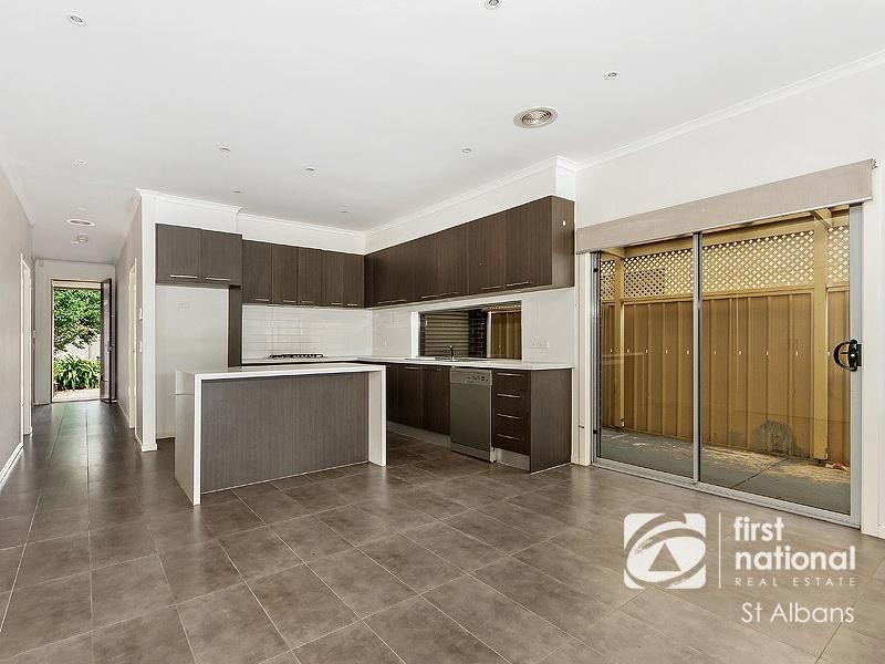 5 Buckley Way, Caroline Springs VIC 3023