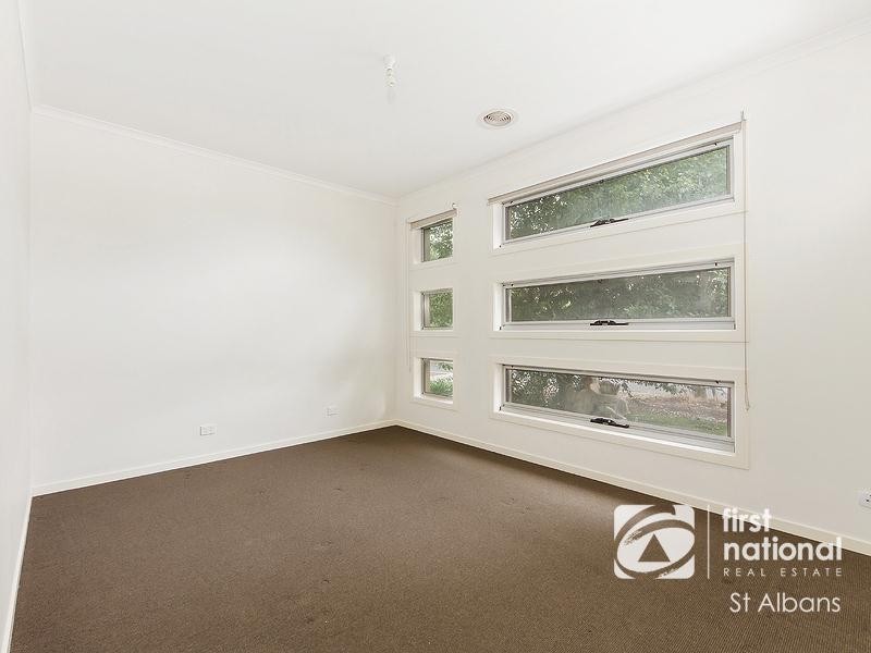 5 Buckley Way, Caroline Springs VIC 3023