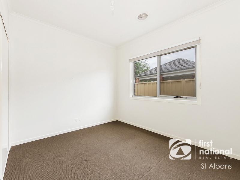 5 Buckley Way, Caroline Springs VIC 3023