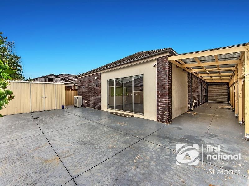 5 Buckley Way, Caroline Springs VIC 3023