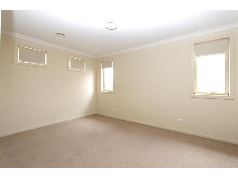 2/31 Adelaide Street, St Albans VIC 3021