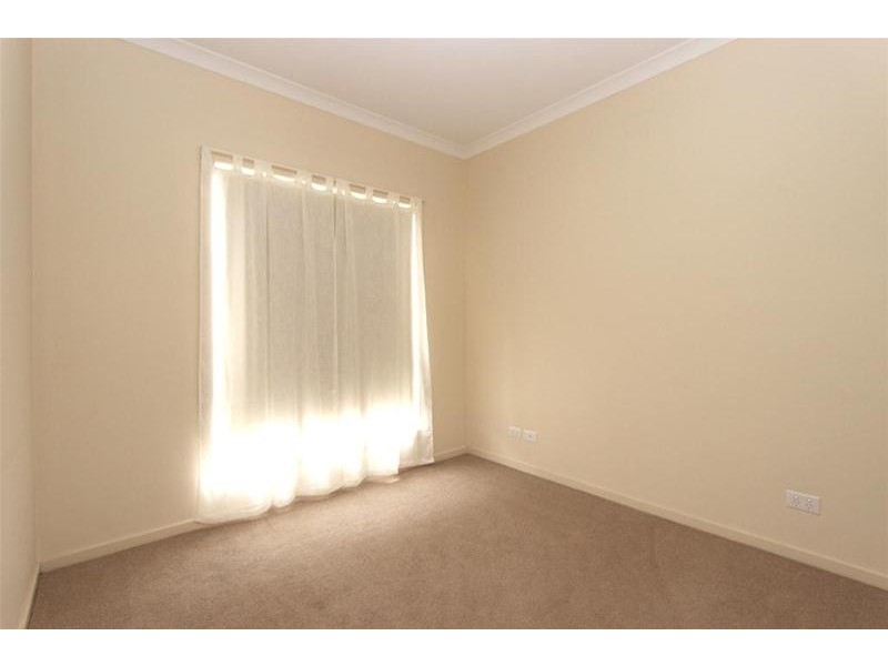 2/31 Adelaide Street, St Albans VIC 3021