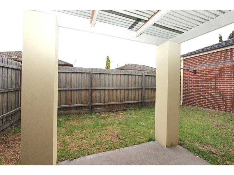 2/31 Adelaide Street, St Albans VIC 3021