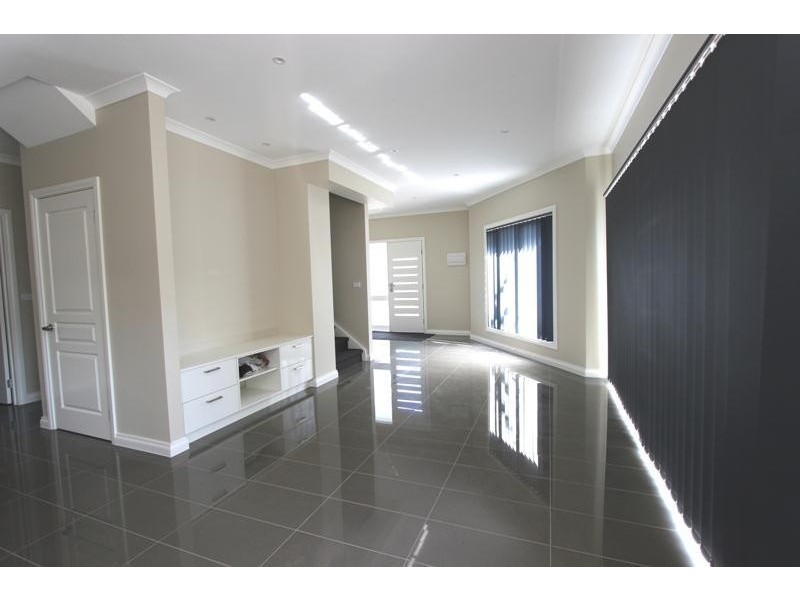 2/14  Glenrosa Court, St Albans VIC 3021