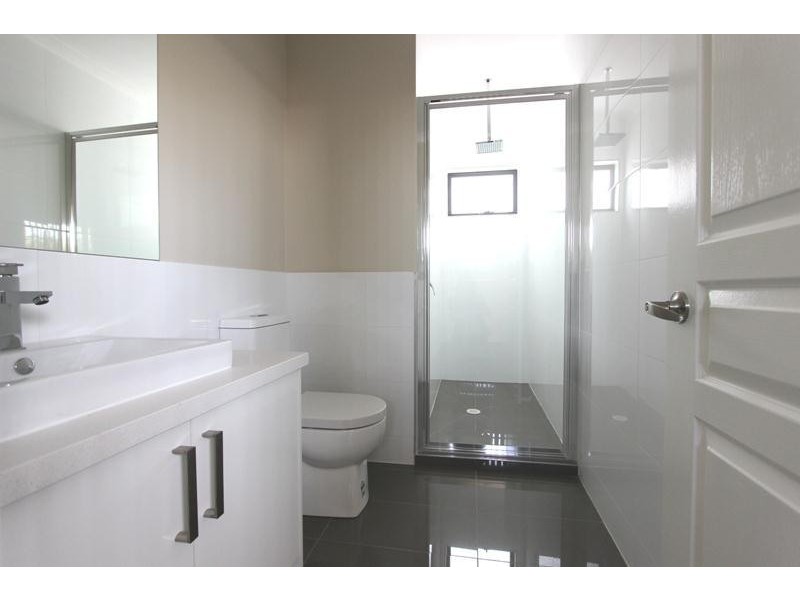 2/14  Glenrosa Court, St Albans VIC 3021