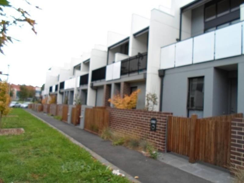 6 Smyth Mews, North Melbourne VIC 3051