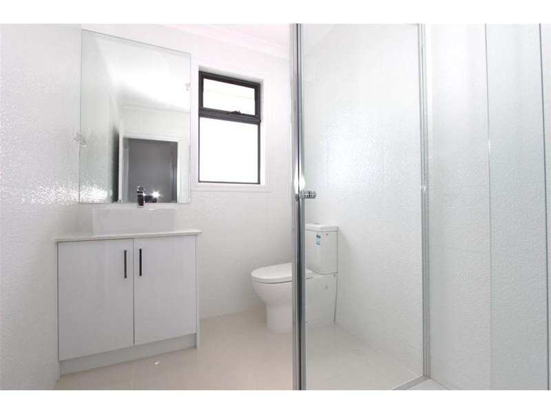 2/57 Lester Avenue, St Albans VIC 3021