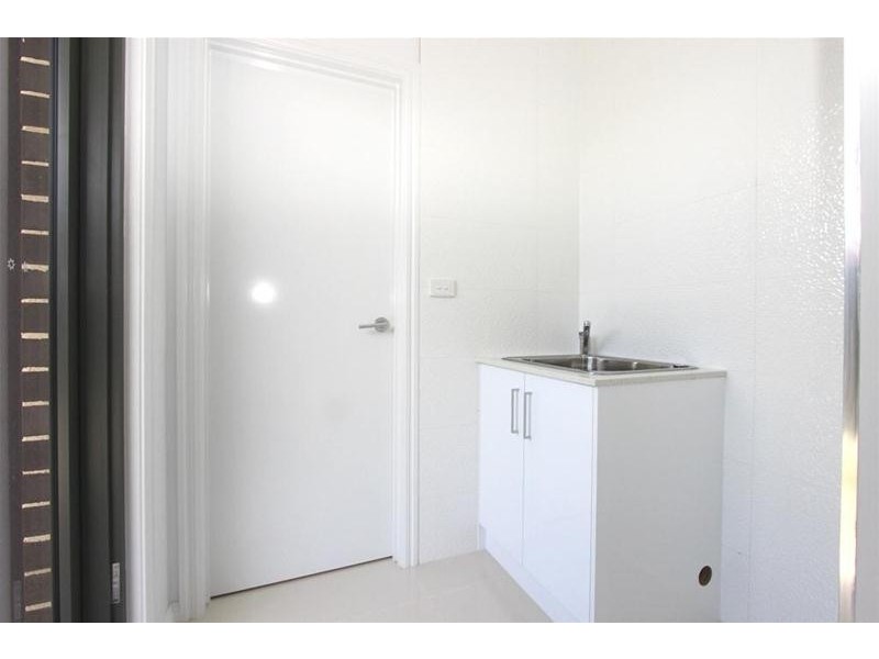 2/57 Lester Avenue, St Albans VIC 3021