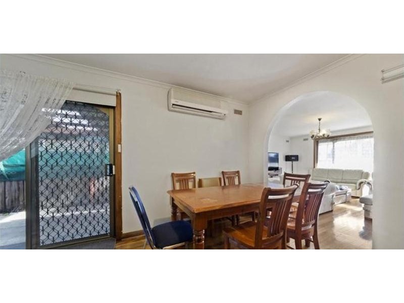 14 Errington Road, St Albans VIC 3021