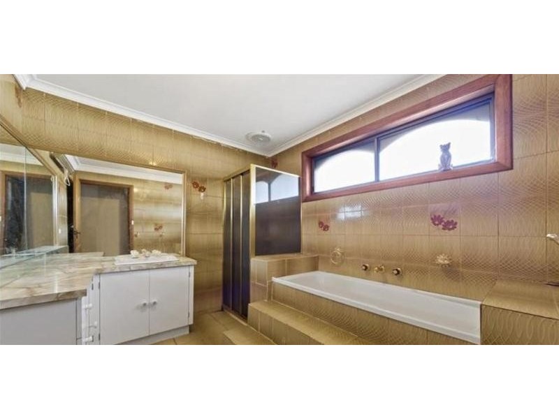 14 Errington Road, St Albans VIC 3021