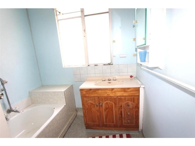 2  Margaret Crescent, Braybrook VIC 3019