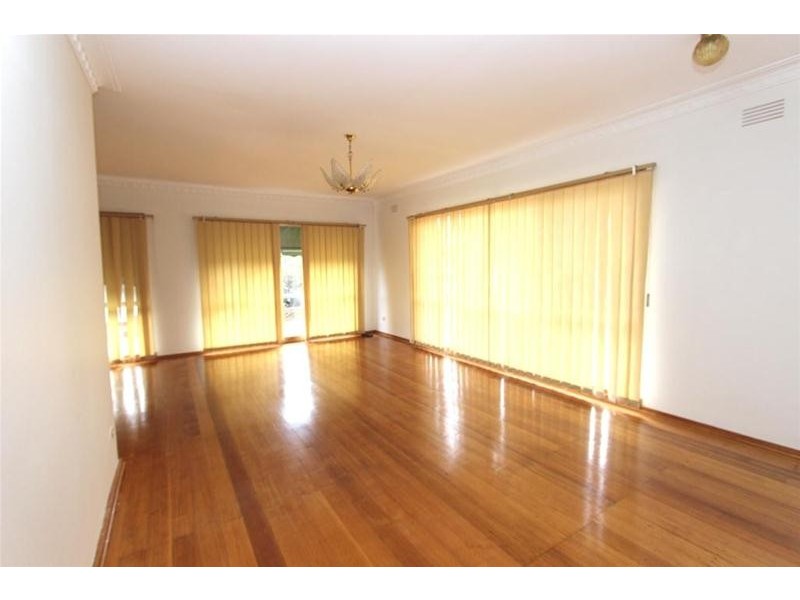 6 Bent Street, St Albans VIC 3021